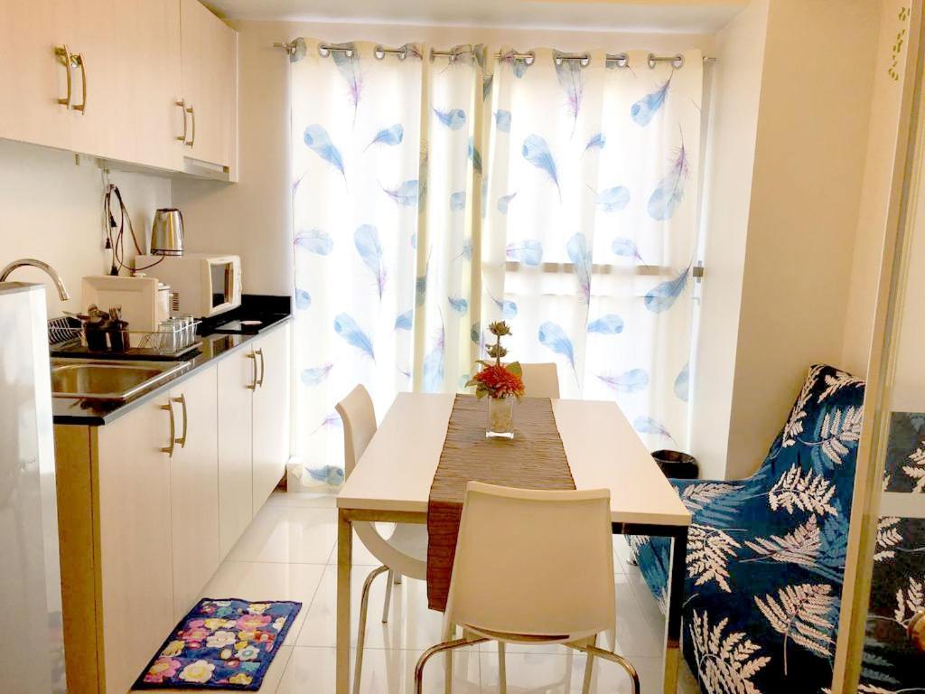 Smdc Tagaytay Taal Lake Condo Cook Netflix No Balcony No Free Parking 따가이따이 외부 사진