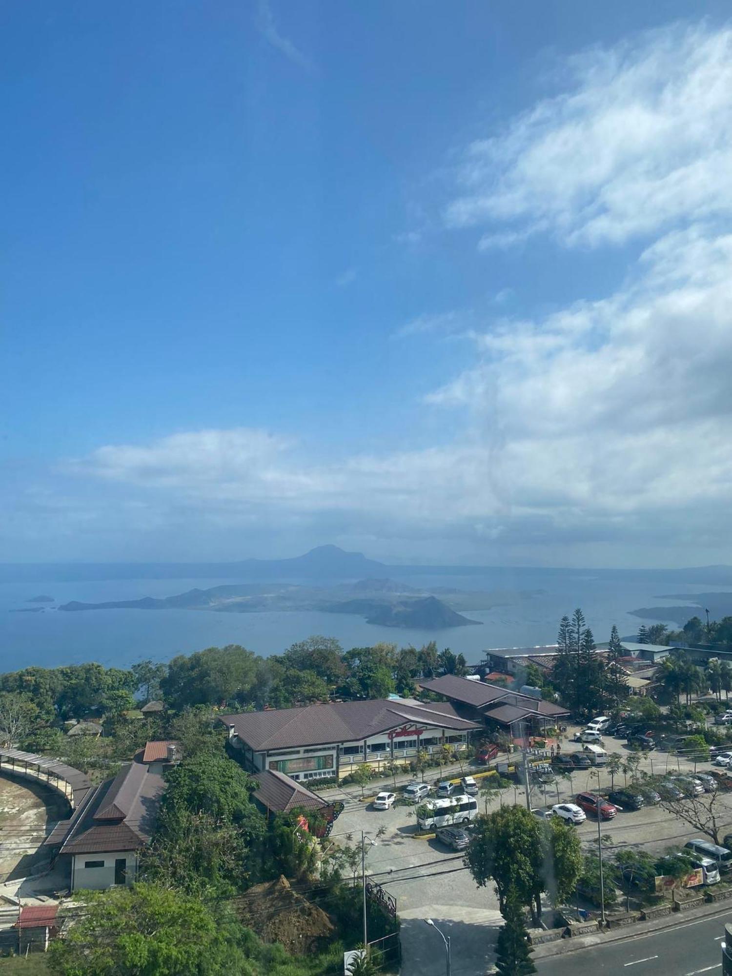 Smdc Tagaytay Taal Lake Condo Cook Netflix No Balcony No Free Parking 따가이따이 외부 사진