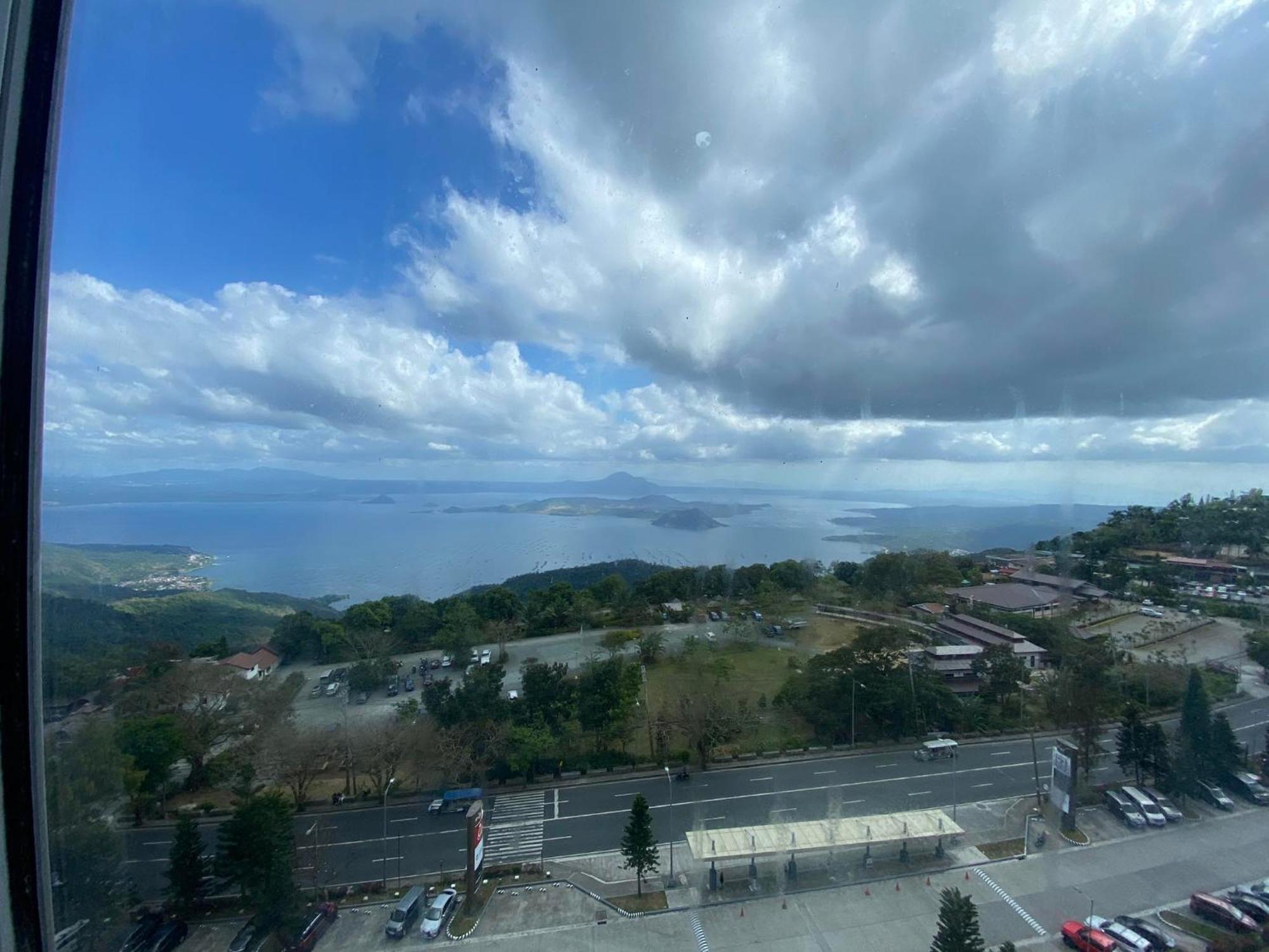 Smdc Tagaytay Taal Lake Condo Cook Netflix No Balcony No Free Parking 따가이따이 외부 사진