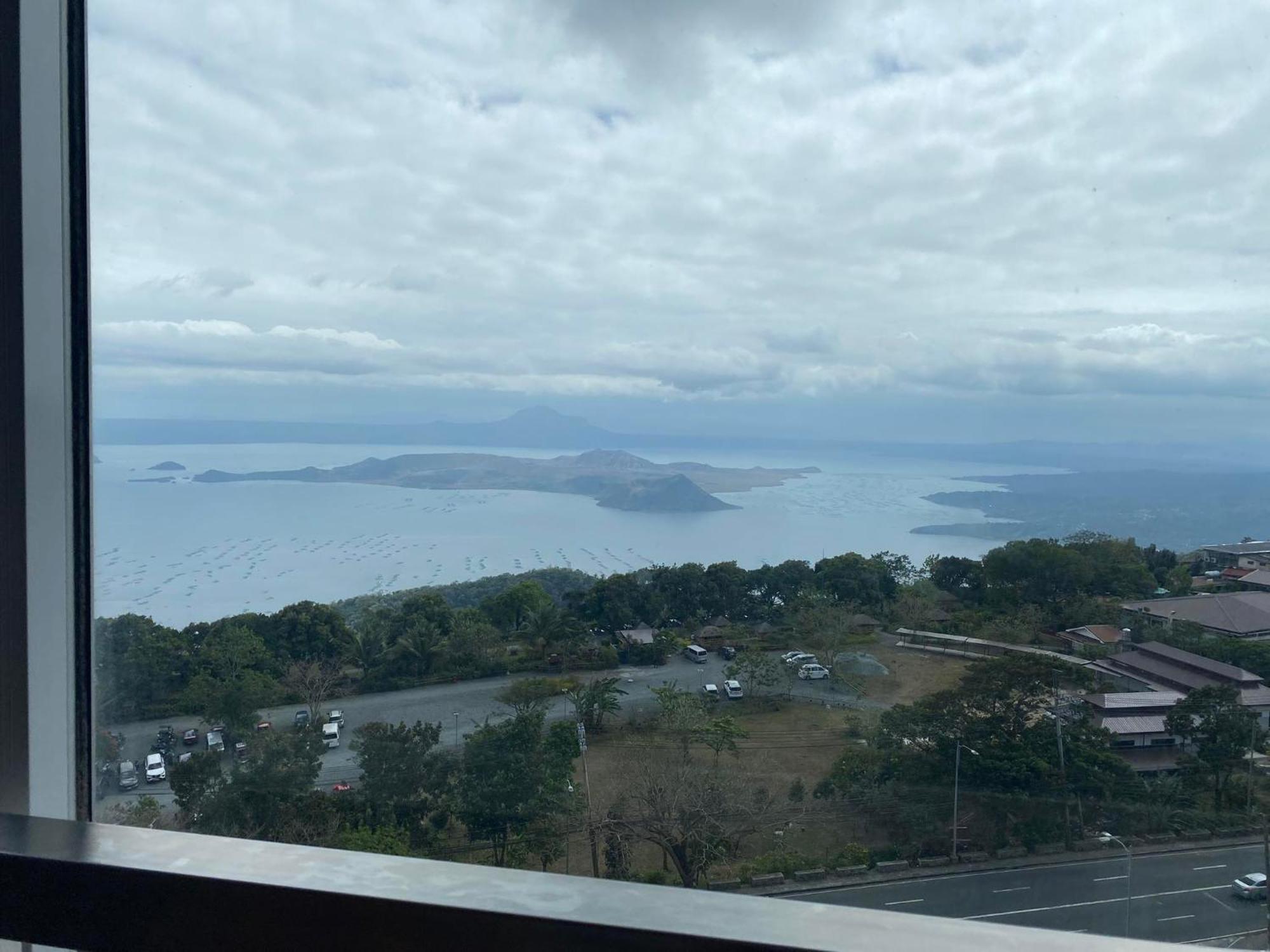 Smdc Tagaytay Taal Lake Condo Cook Netflix No Balcony No Free Parking 따가이따이 외부 사진